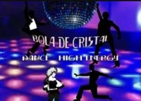 Dos siluetas bailando en una pista de baile de cuadrados de colores con una bola de cristal brillante en el centro, capturando la esencia de la música disco